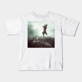 Early morning, goodbye to lost love. Kids T-Shirt